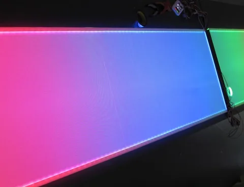RGB-W dynamisches Flächenlicht mit Farbverlauf